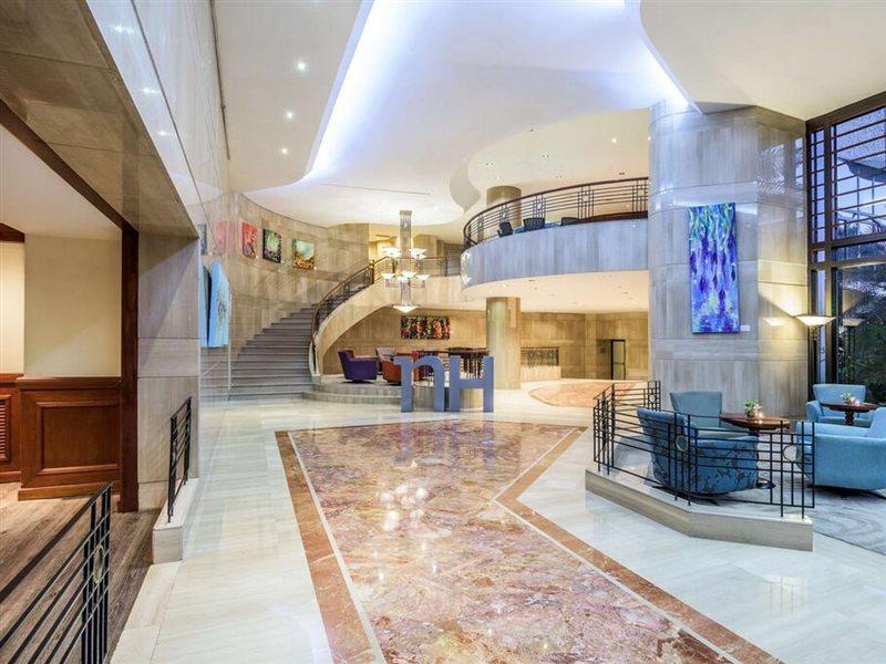 Отель Nh Cali Royal Экстерьер фото