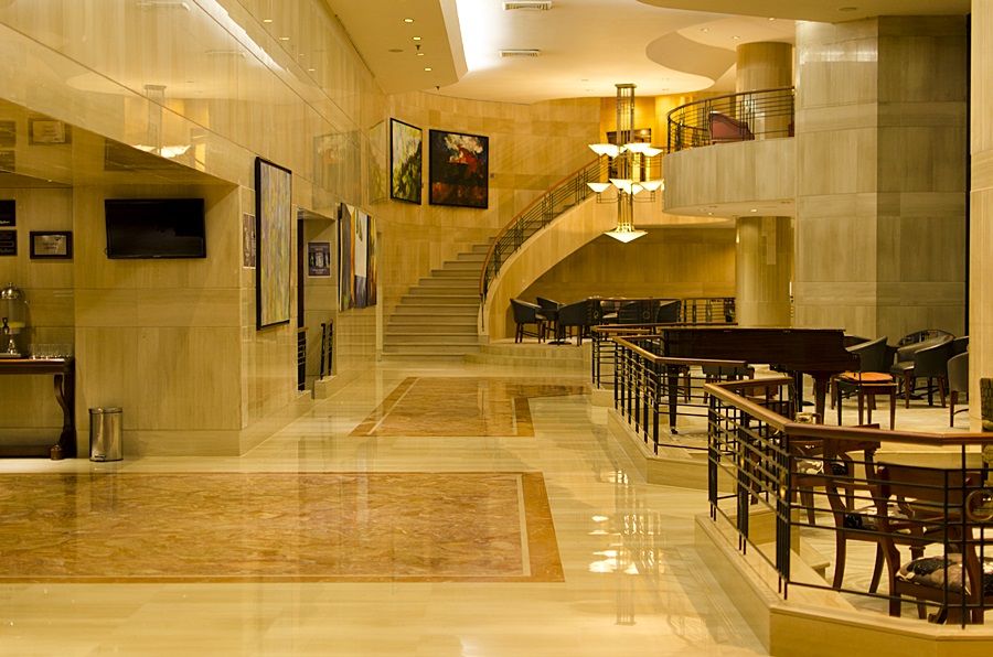Отель Nh Cali Royal Экстерьер фото